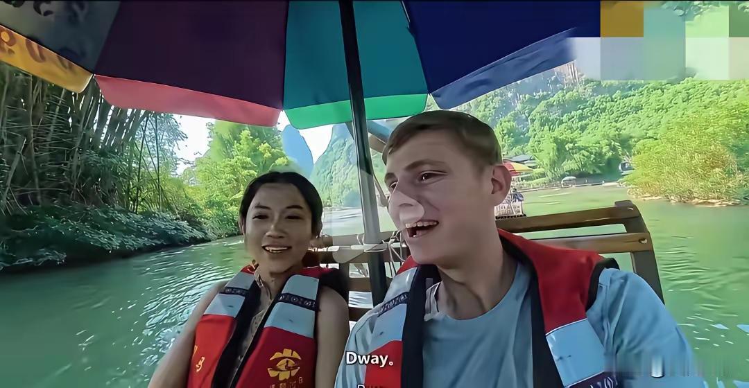 牢A的含金量还在上升！这个英国老外和西安美女老师的故事竟然还没有结束，两个人趁