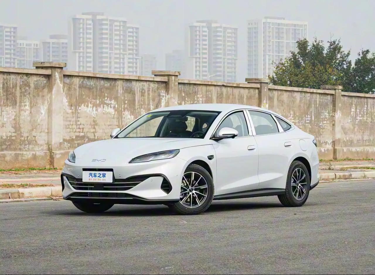 2026款vs2025款比亚迪海豹06DM-i：实用导向的取舍升级2026