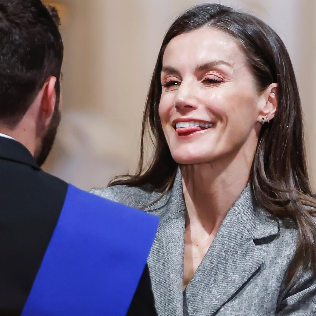 西班牙王室🇪🇸哇塞，莱蒂齐亚王后还有俏皮可爱卖萌的时刻西班牙王后莱蒂齐亚