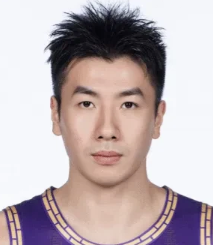 北控这球队真是让人看不懂，看似阵容豪华，教练也是换来换去，就是赢不了球。你说北控