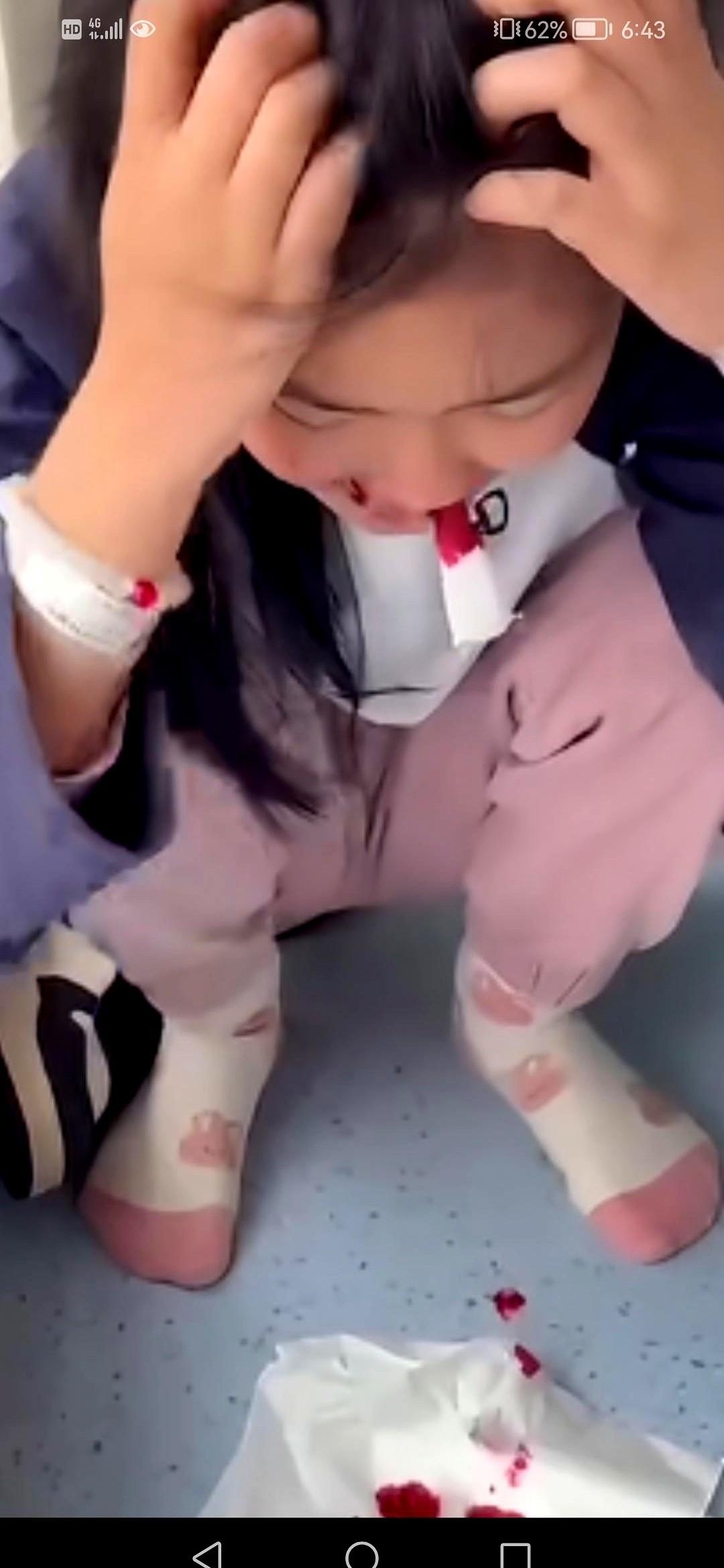 一张化验单，薄薄一张纸，就把一个顶天立地的男人给砸趴下了。真的，就那么一瞬间的