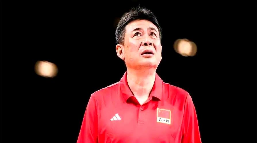 全运刚结束，上海女排就换了教练，王之腾被换了。之前铜牌战他还批过王唯漪、仲慧，看