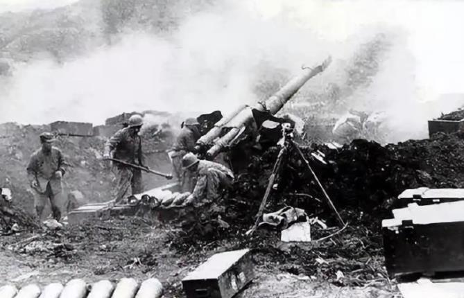 1958年，毛主席下令炮击金门，两个美国顾问被当场炸死，美国得知后要大军压境，指