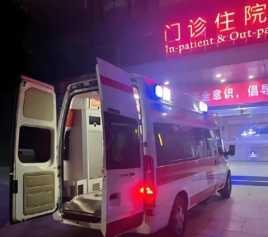必须严惩！”深圳一女子腹痛叫120，家属明确要求送公立三甲。可救护车违抗指令，硬