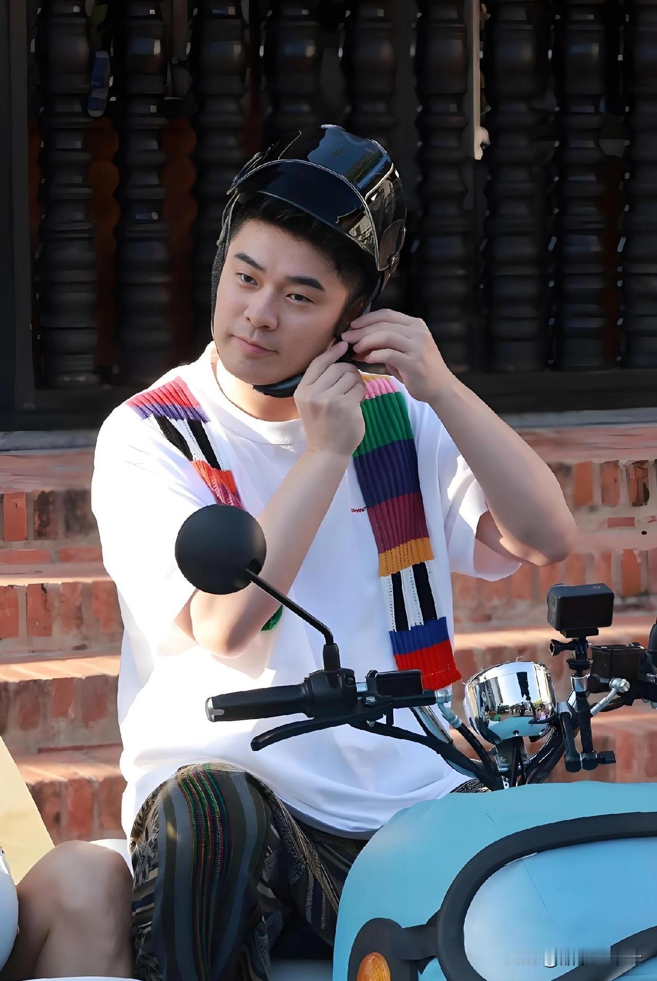 41岁的陈赫，中年发福体力不支，却不耽误他是综艺的宠儿，原因很简单那就是