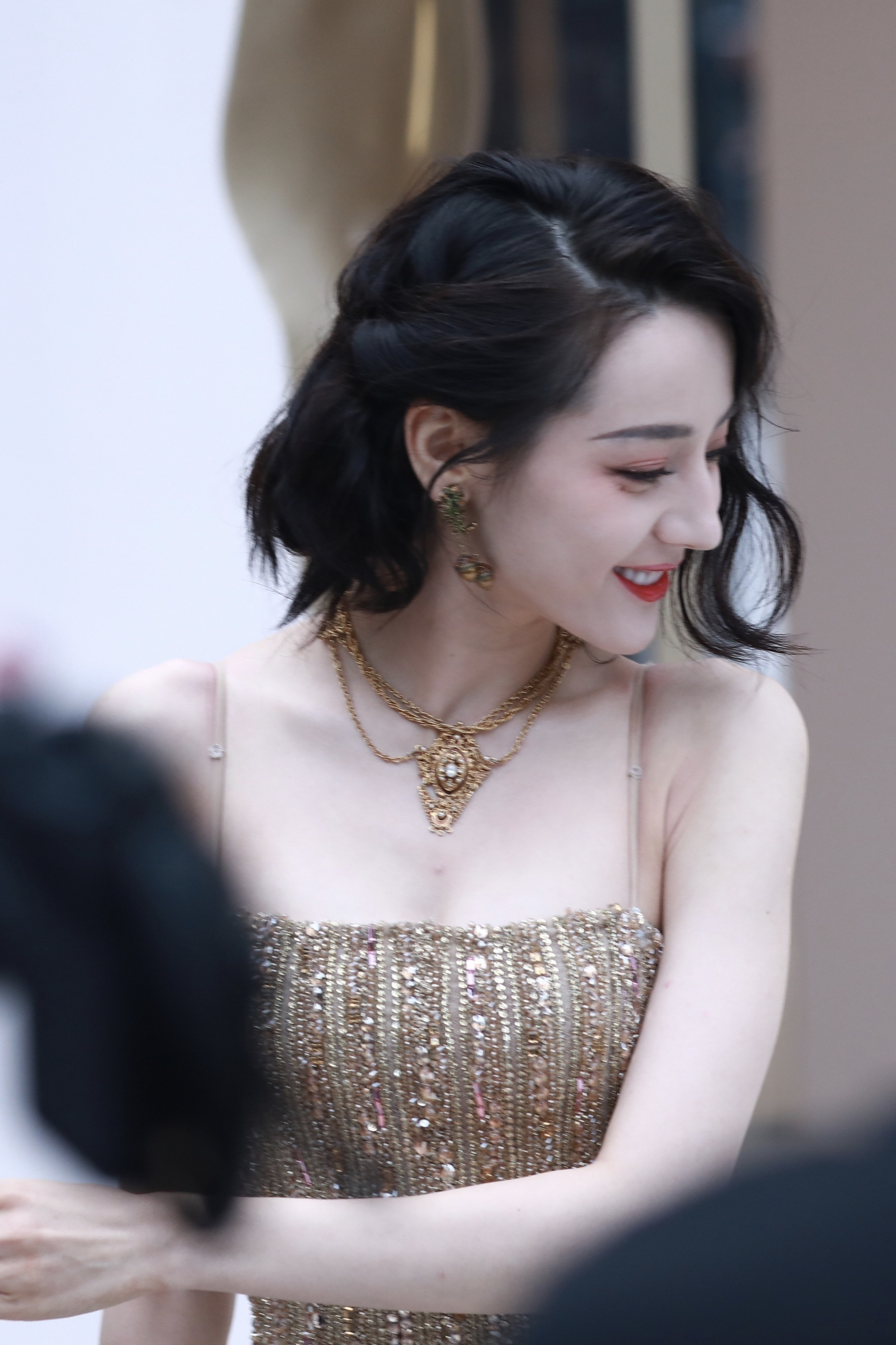 迪丽热巴晒素颜怼脸自拍热巴