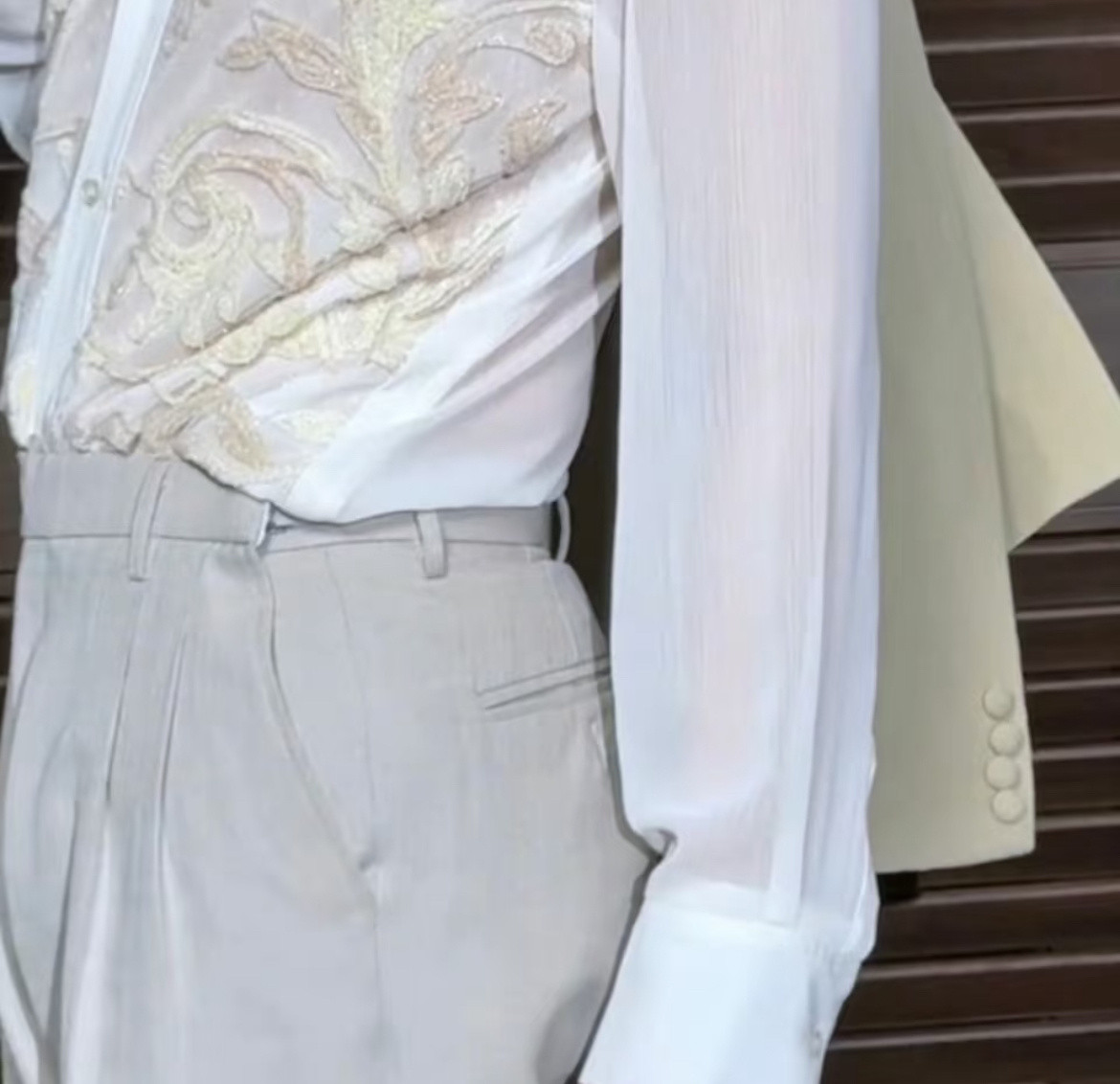 妙曼身姿，若隐若现最是迷人