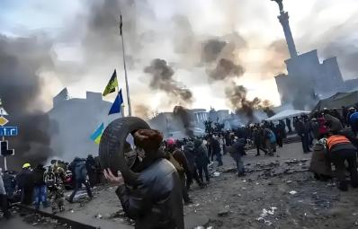 一旦战争爆发，什么东西最值钱？看看俄乌战场就知道了。战争开打后，基辅豪宅跌成白菜