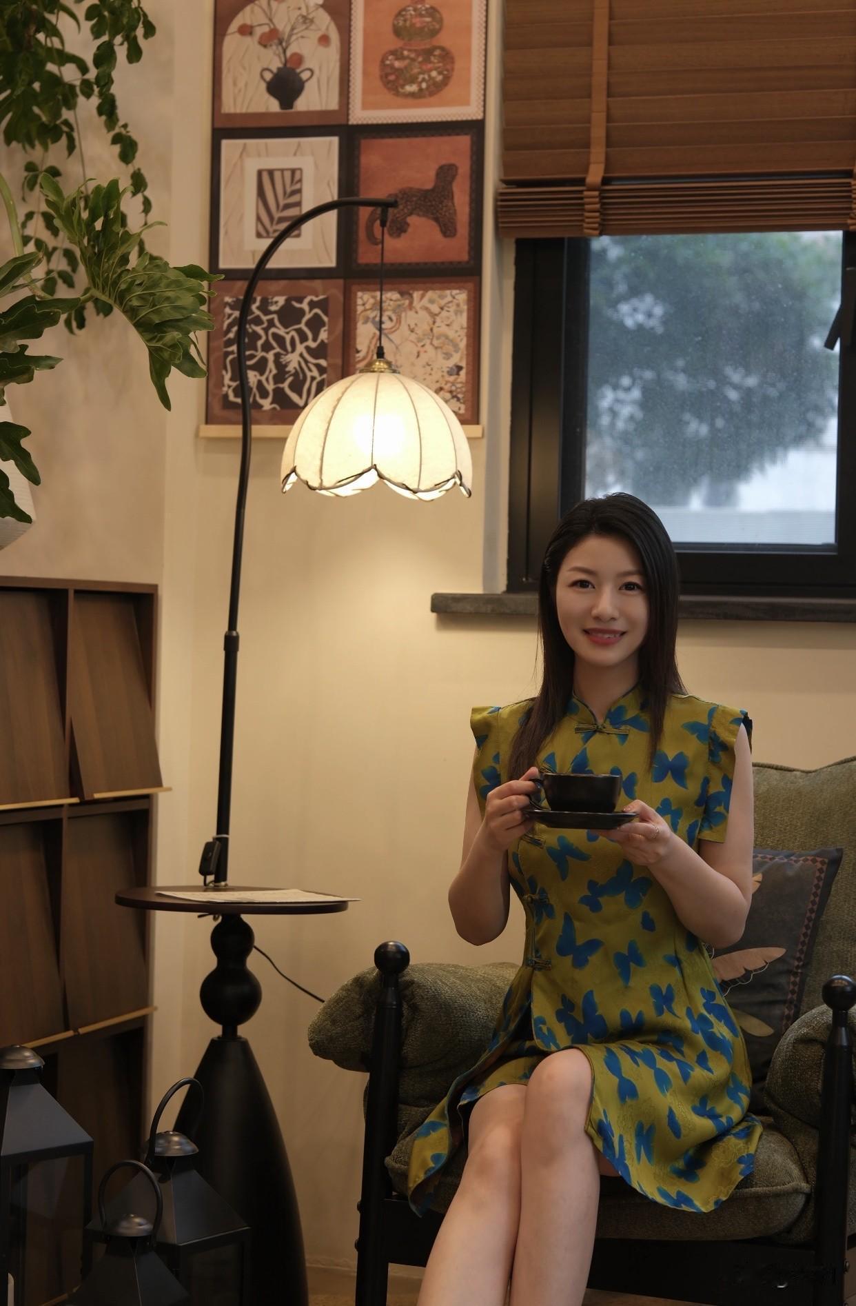 到底有没有适合高个子的连衣裙?高个子选连衣裙，关键是要注重整体比例和版型，多试试