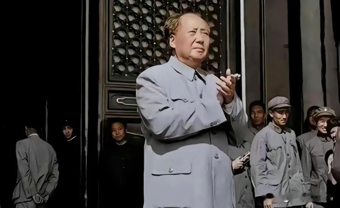 良心和骨气都丢了！对着国外的那些领导人一口一个先生，态度特别恭敬。可是面对咱们国