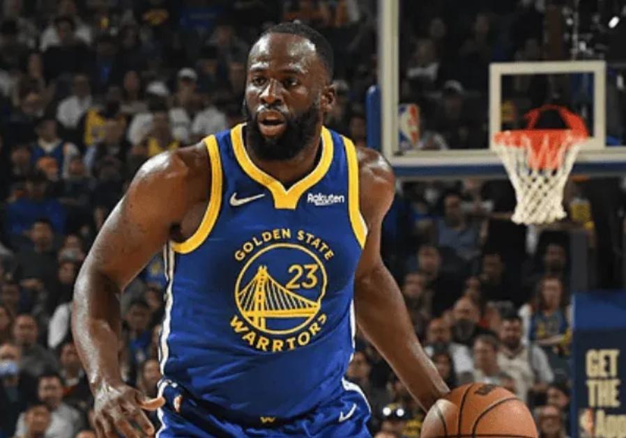 3月2日夜幕降临，追梦格林爆出一条联盟秘密，令人震惊！格林：每场的NBA裁判，