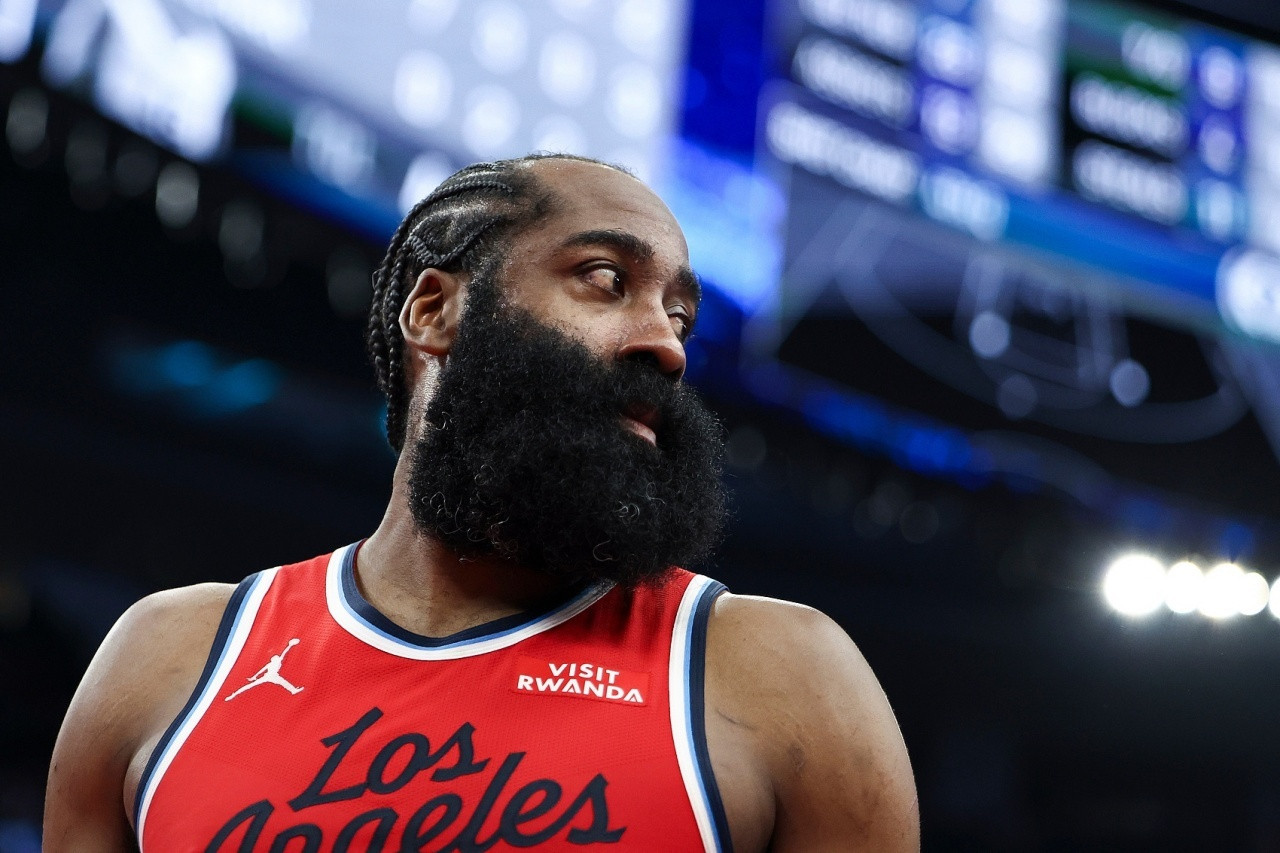 RamonaShelburneb表示，哈登与快船￼的分手早在去年夏天就已埋下伏