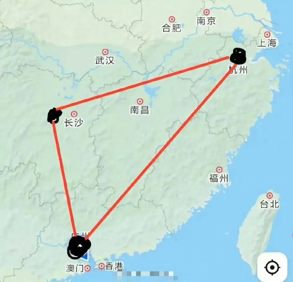 三个人聚会，选在哪里最合适？[抠鼻]​​​