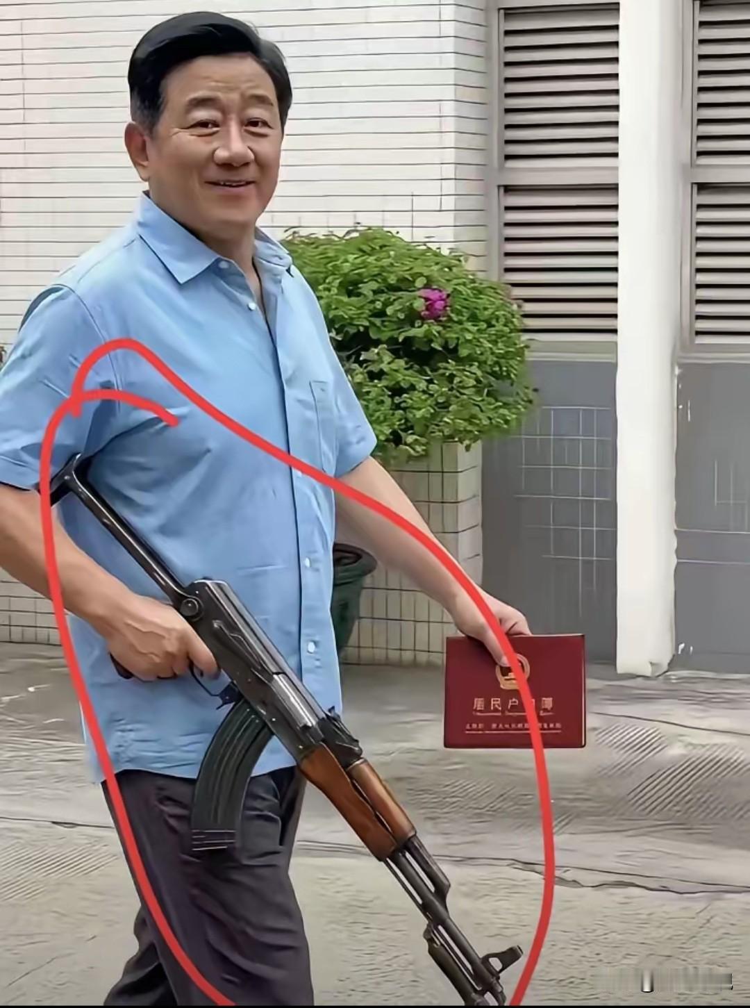还有人记得他？一眼看上去就挺“硬”的人，无论演正、反面人物，都能收放自如，演技没