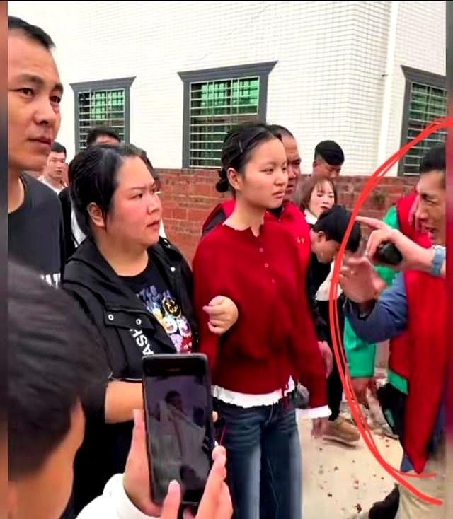 好家伙，妈祖这回是真生气了！这事儿搁谁身上不火大，哪能说换就换啊？我瞅见两位大