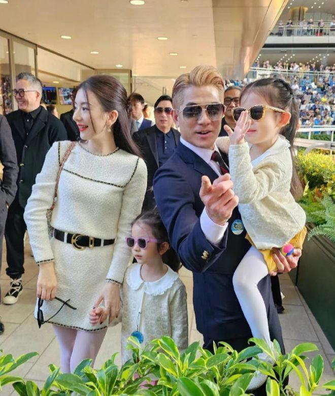 郭富城这段采访真的挺让人意外的。记者拿着网上方媛怀三胎的传闻，当场问他，