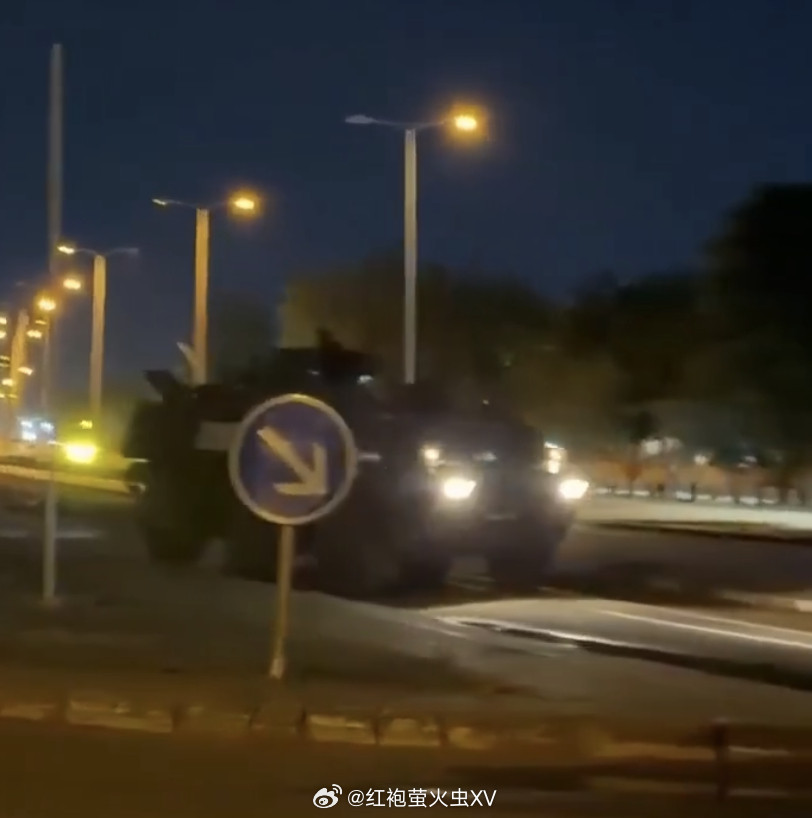 尼日尔首都尼亚美发生疑似政变/军人哗变事件。当地时间凌晨约1时起，首都多处响起持