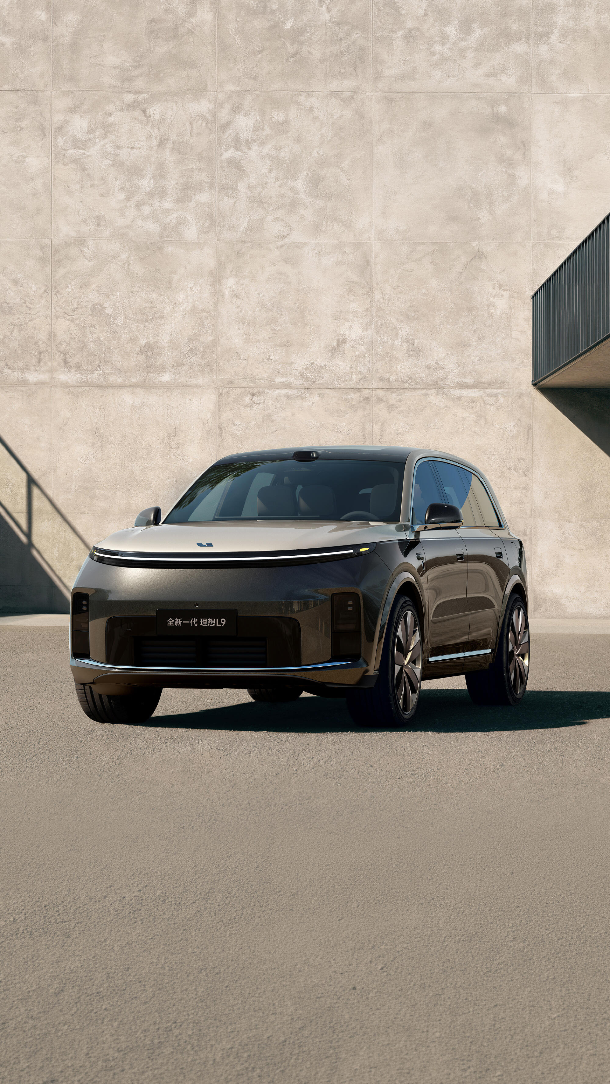 刚看了全新一代理想L9的资料，说实话这次思路挺明确的，不是堆参数，而是整车架构级