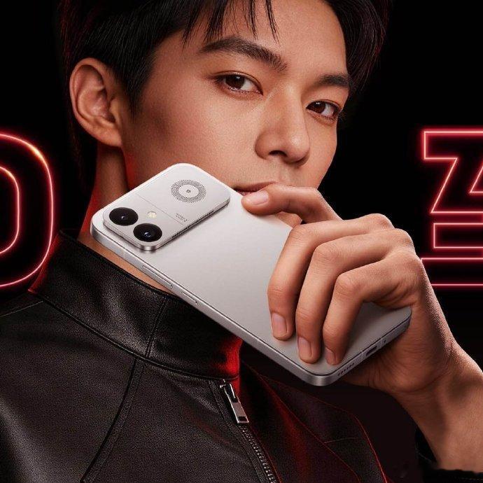 【REDMIK90至尊版预热】近日，小米卢伟冰预热REDMIK90至尊