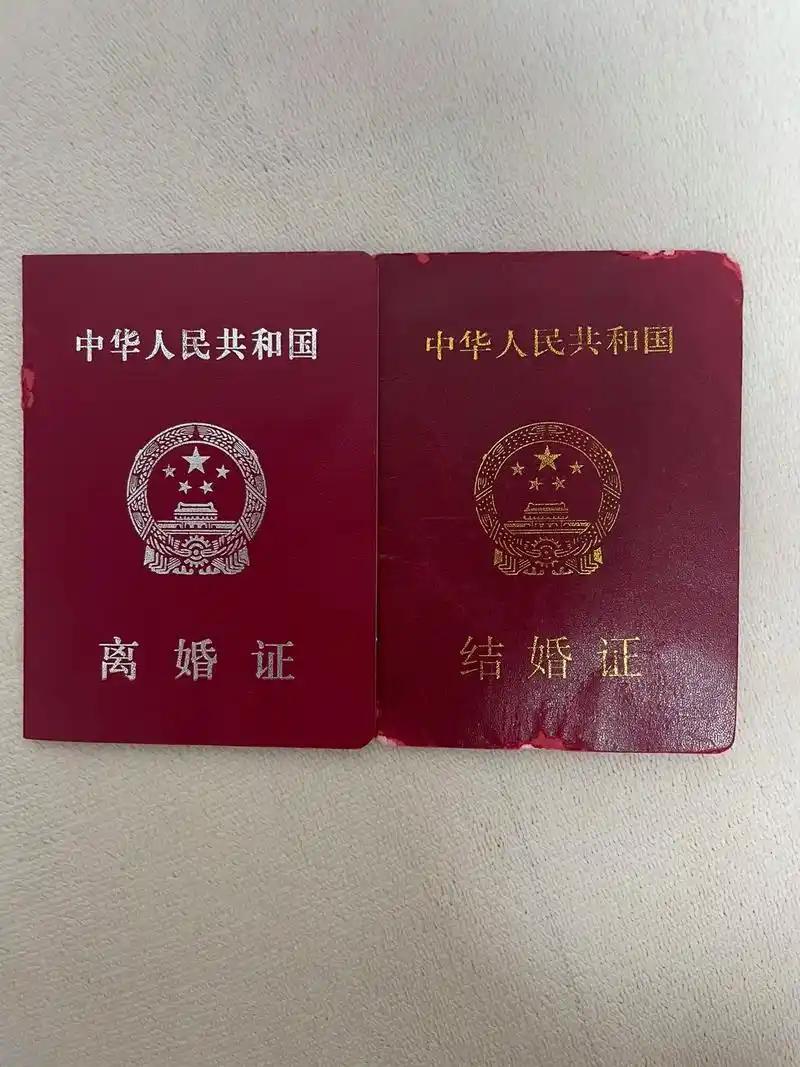 江苏一对夫妻在协议离婚，却谁都不想要大儿子，因为大儿子是网瘾少年。因此夫妻双方都