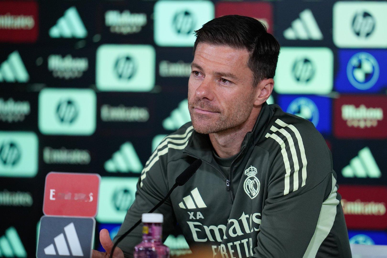 阿隆索：“居莱尔？他能胜任不同的位置，并根据球队的需要发挥不同程度的影响力。他懂