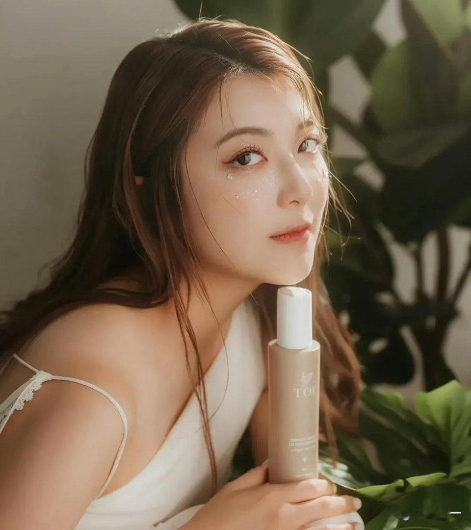 陈展鹏之妻宣布离开TVB，踏上跨界征程，耗时两年成就个人品牌