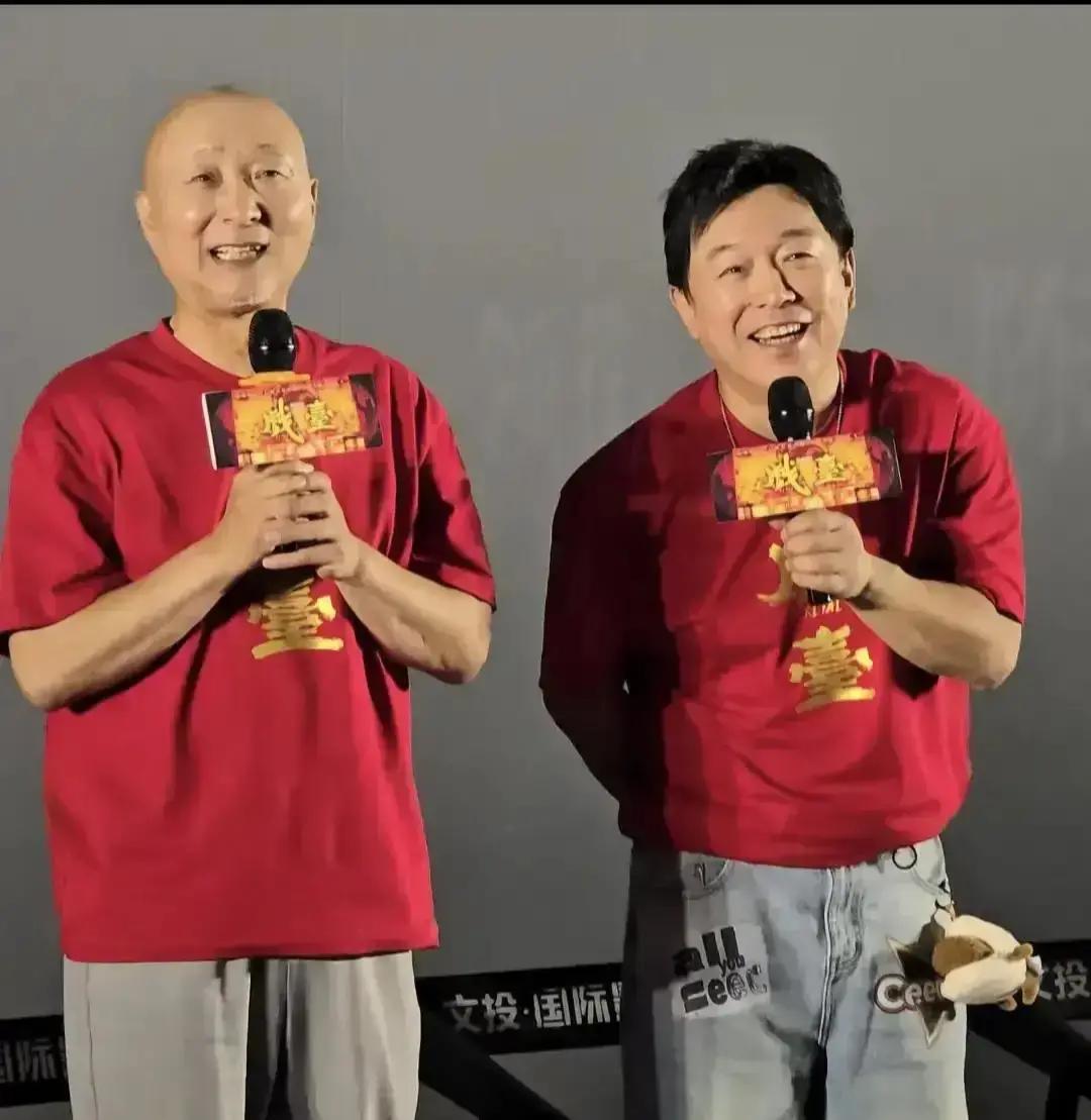 2023年，陈佩斯给黄渤打电话，小心翼翼地说：“我筹拍的《戏台》有个角色想你出演，但给不起高价的片酬