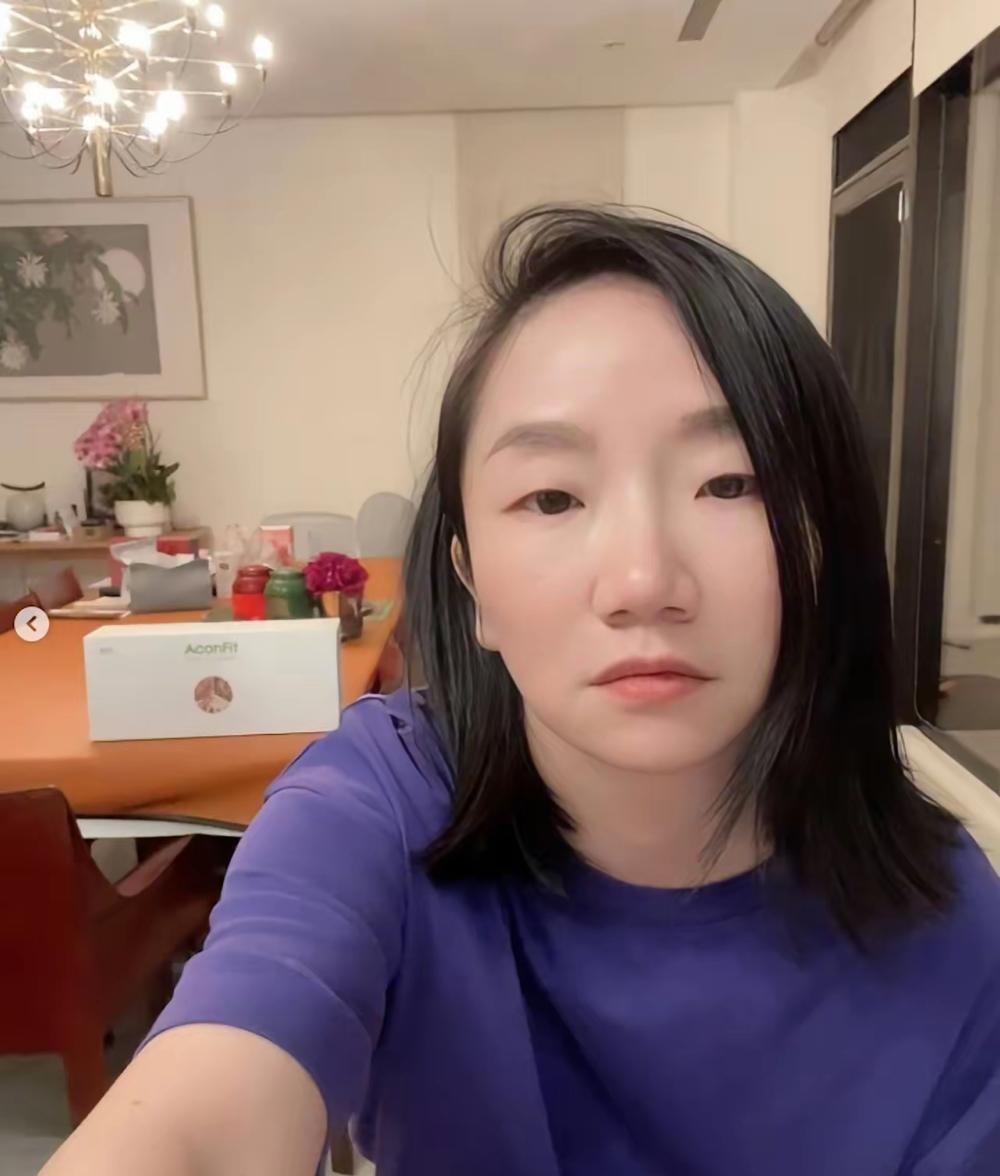 不查不知道，一查吓一跳。陶晶莹作为主持人，有代表节目，作为一名歌手，她也有