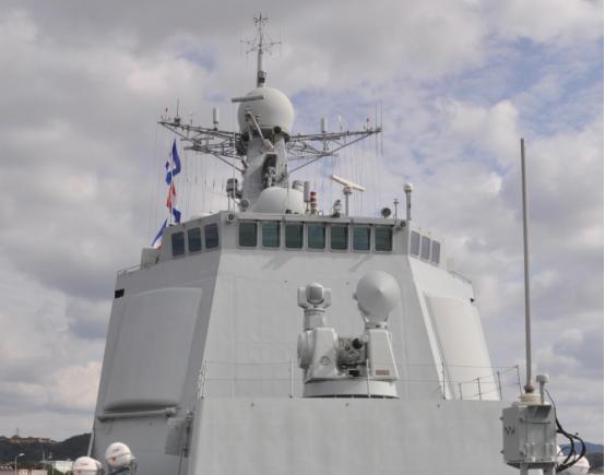 中国雷达又凡尔赛了一把。 央视最近刚披露了052D银川舰的雷达细节，这话真不