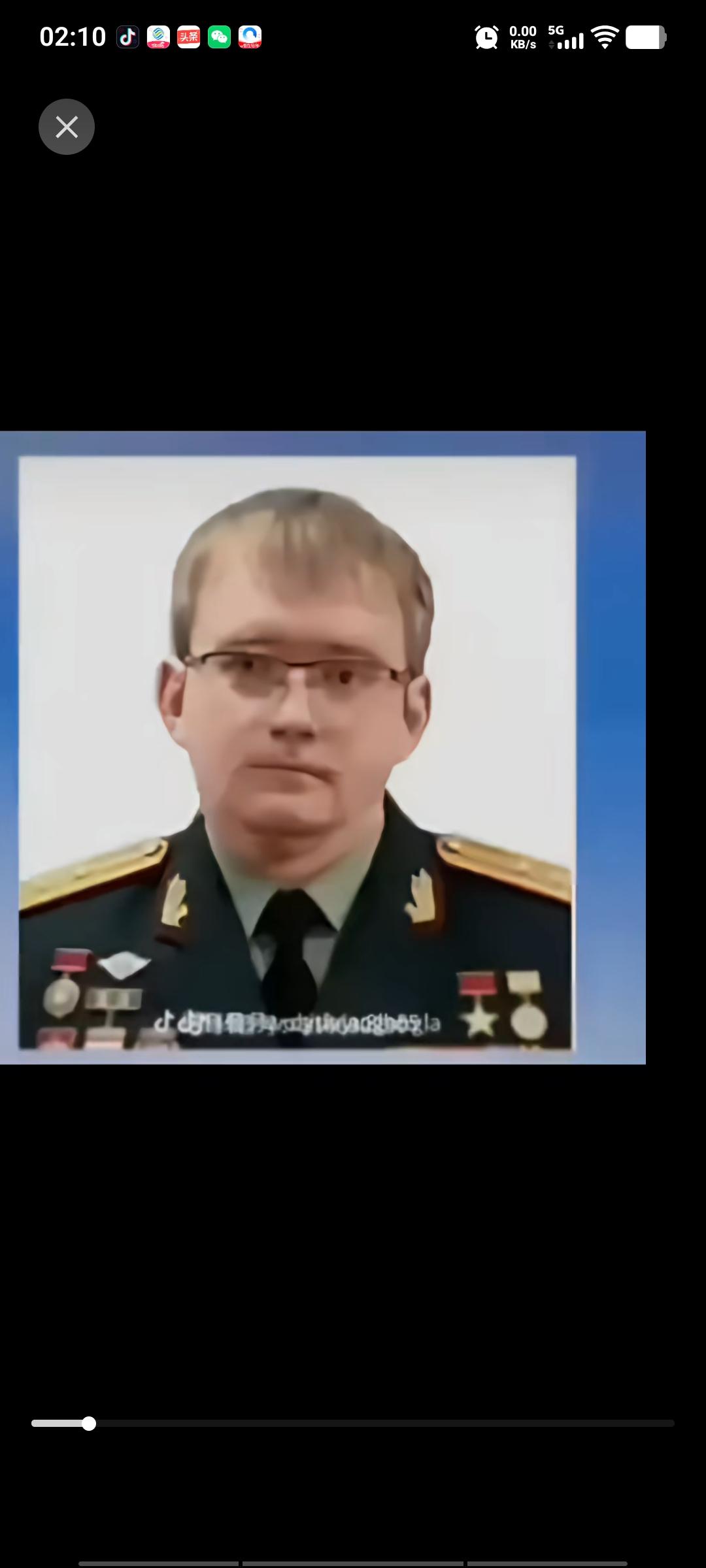 伊朗飞行员巴朗伊科夫少校，在飞机被美国导弹击中、机翼受损的情况下，并未选择跳伞求