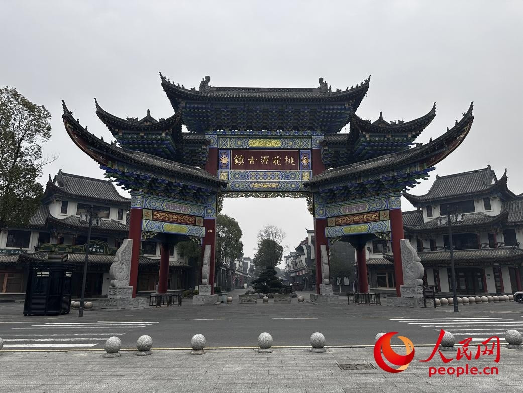 人民直击|“很多人被古镇套住了”