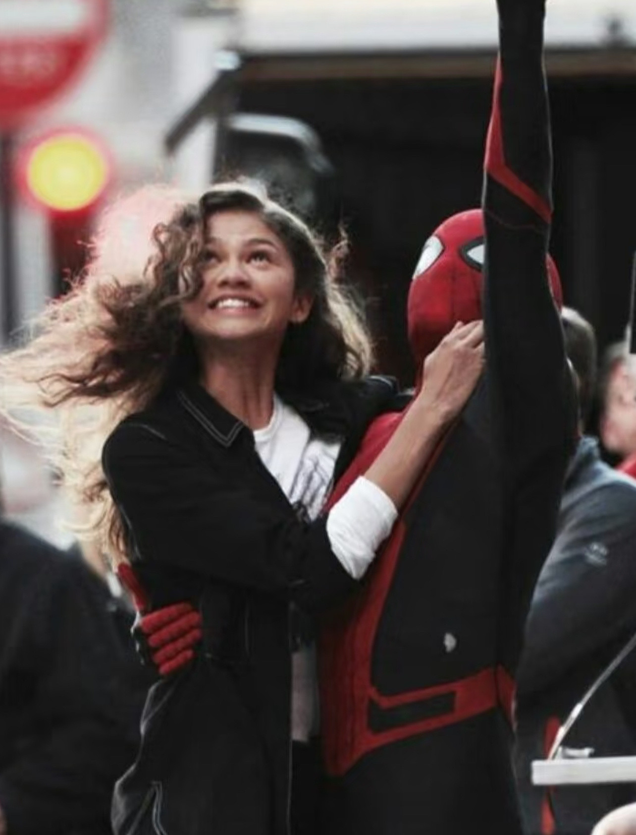 Zendaya✖️TomHolland收集《蜘蛛侠》片场糖🍬