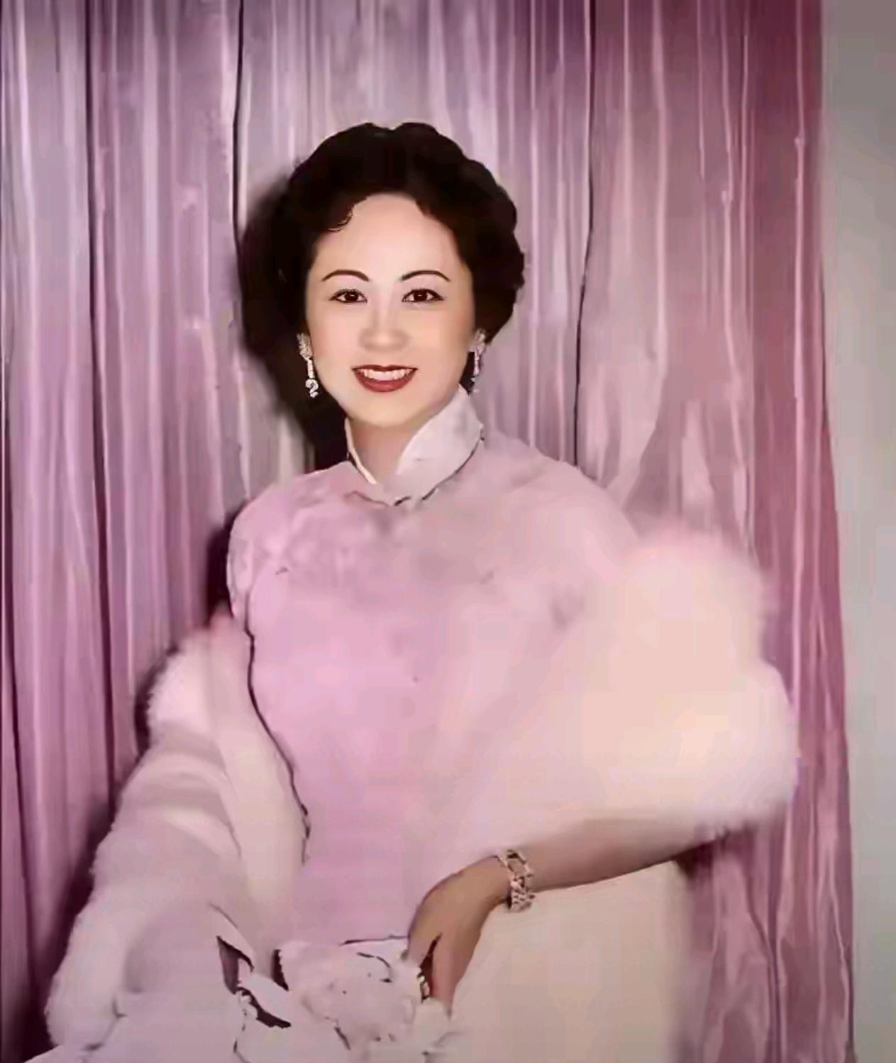 张乐怡：宋子文娶回家的女人，赢了所有民国名媛1927年夏天，庐山牯岭。33岁