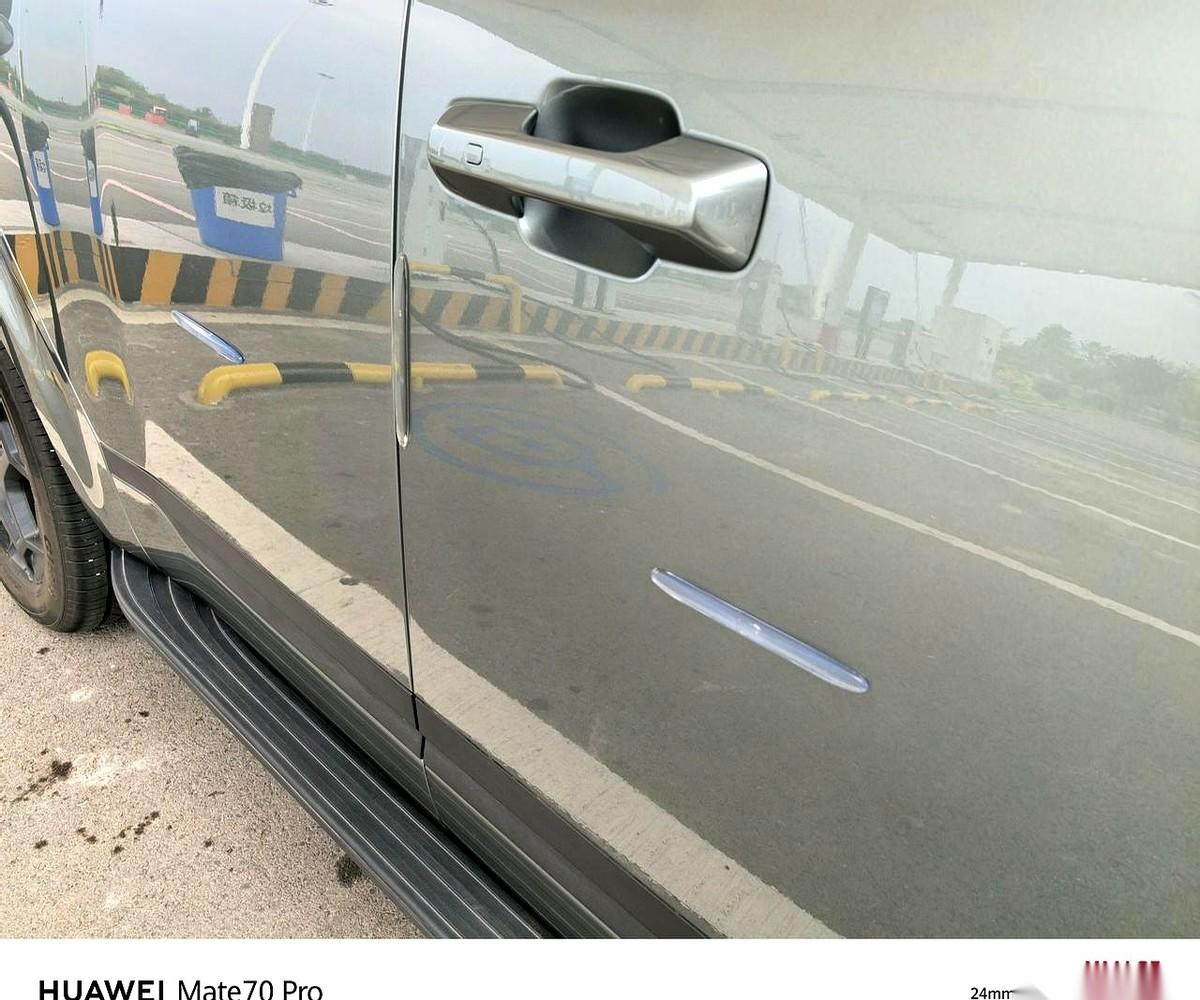 懂车帝的一位车友最近晒了几张特写照片，揭开了一个让很多新手心疼、老手头疼的“车位