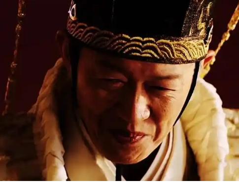 为什么杀了魏忠贤不久，大明朝就垮了？很简单的道理。给魏忠贤一百万军费，他会吞掉四