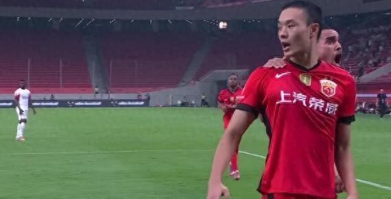 蓉城俱乐部会不会后悔了！根据媒体爆料，海港球员刘若钒原本想回到蓉城效力！然而这样