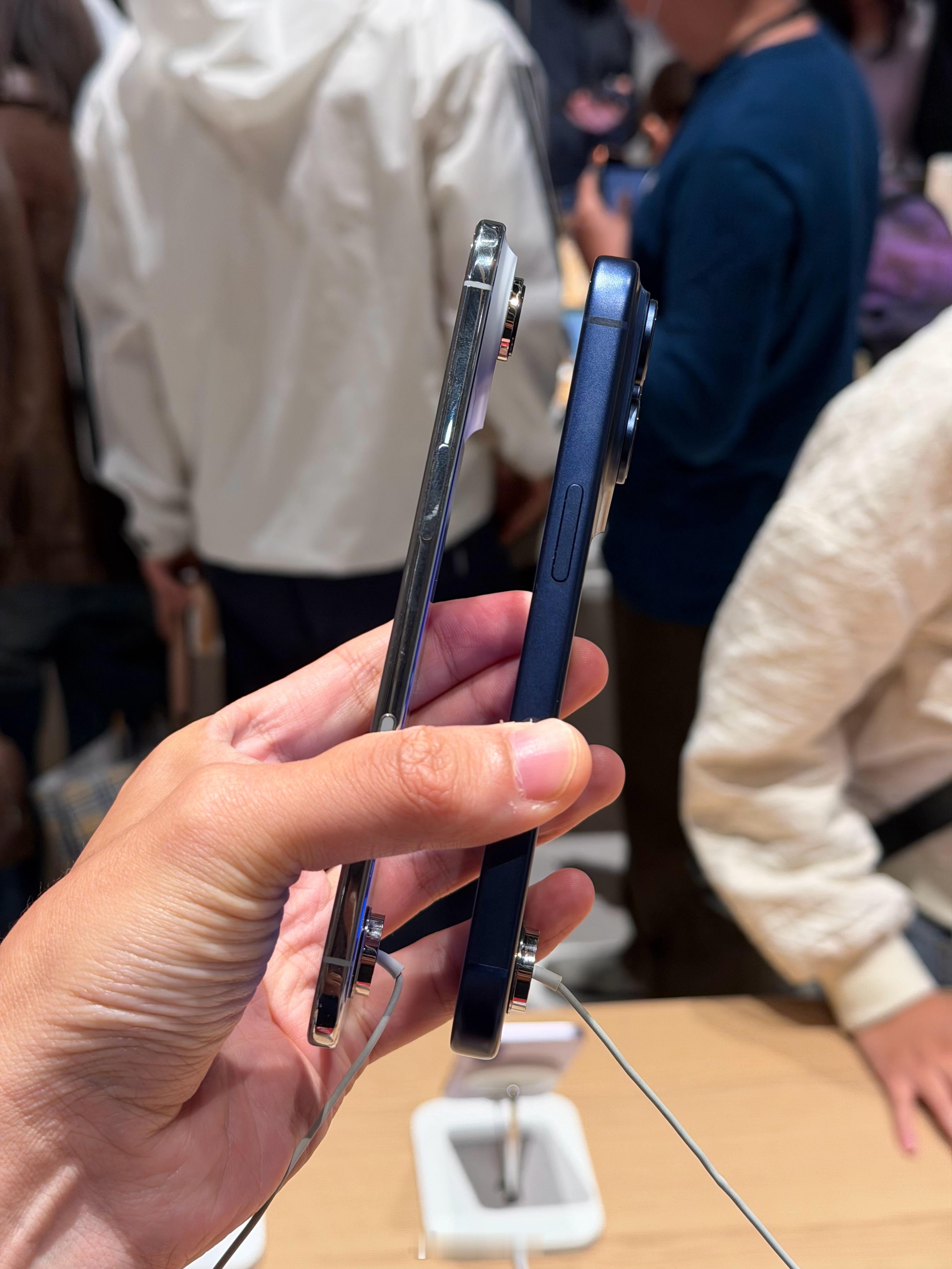iPhoneAir厚度对比iPhone17/Pro/ProMax全系你会为了轻