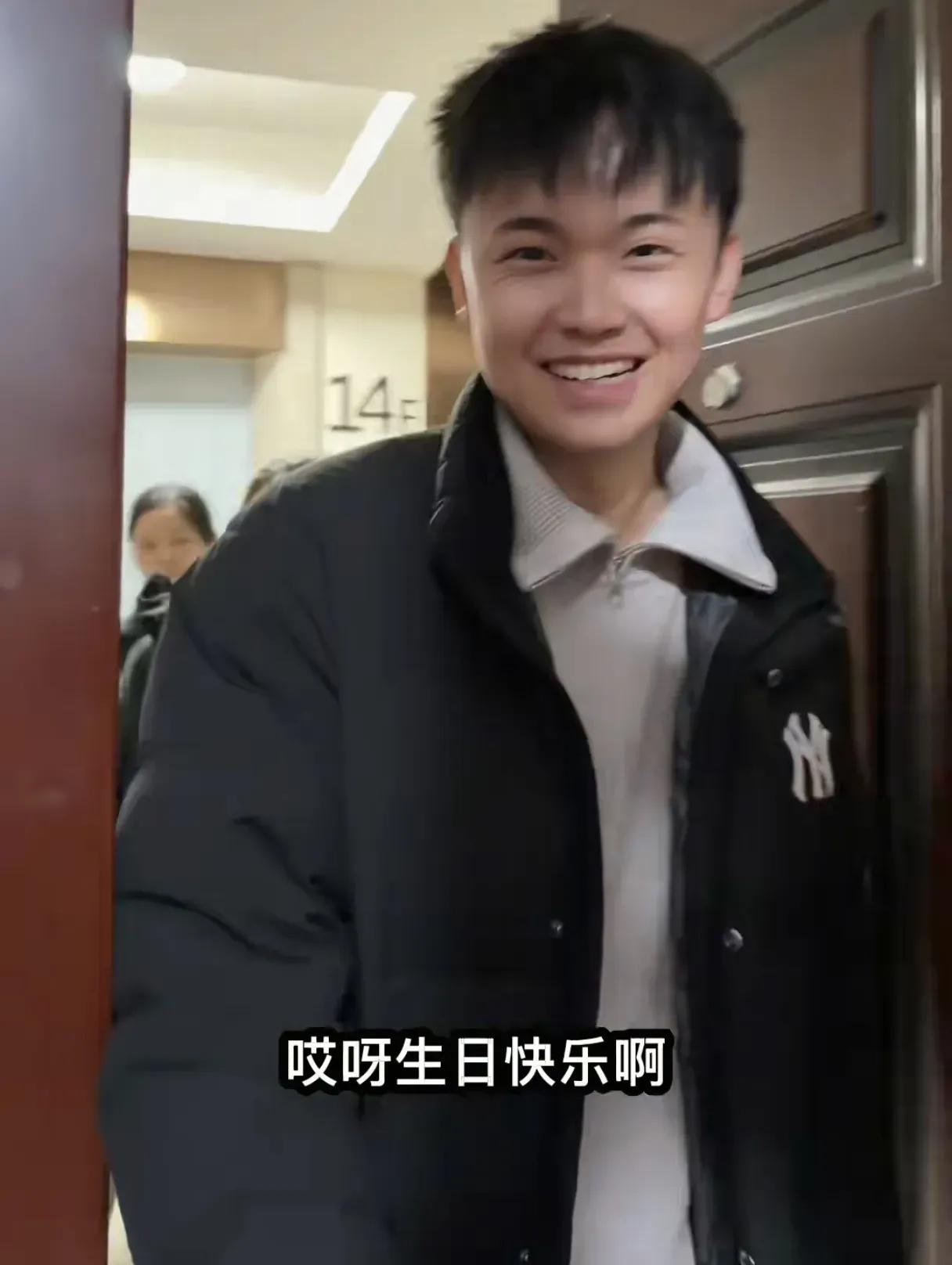 彭聪聪说他知道自己不是亲生的，一直不敢找家是因为他担心自己是被遗弃的。彭聪聪