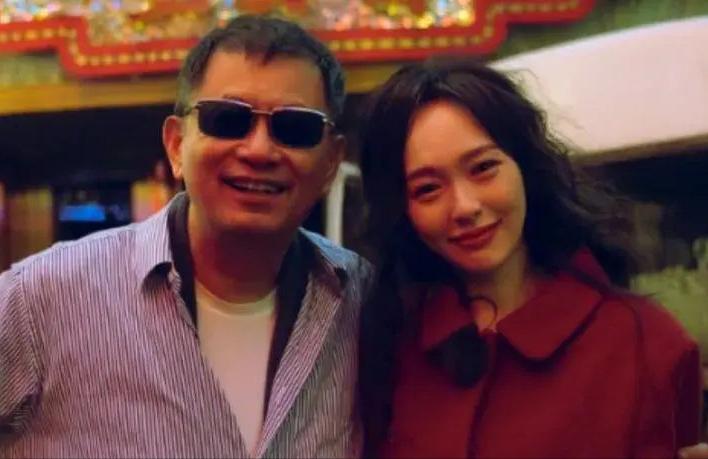 王家卫和秦雯还真是,平等的瞧不上每一个合作过的大咖!哈哈~秦雯——。嘲讽