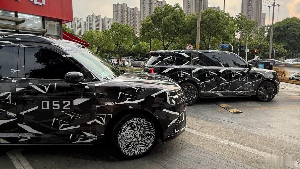 小米中大SUV看着真长啊，从侧面和后面看都有MPV即视感了，第三排空间估计是个非