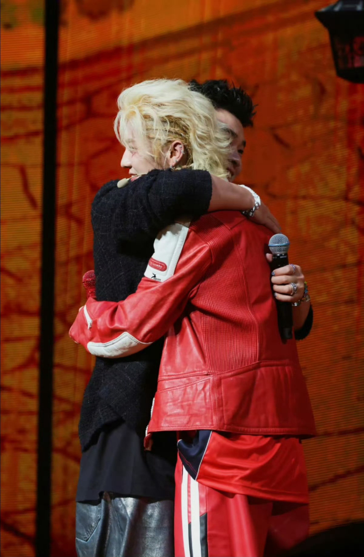 陈赫女儿是鹿晗干女儿这波互动，藏着娱乐圈最难得的烟火气。陈赫随口一句“给你干女儿