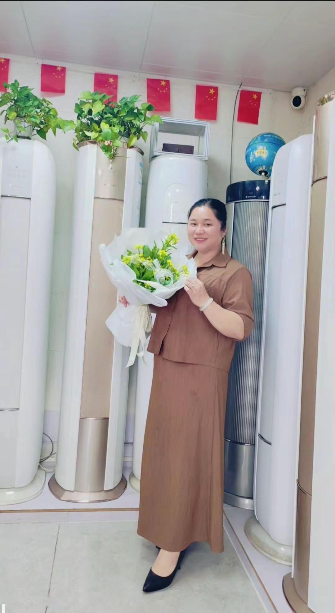 爱你呀，老己🌹❤️🌹。盼自己好，盼自己顺，盼自己平安，盼自己健康，盼自己多金