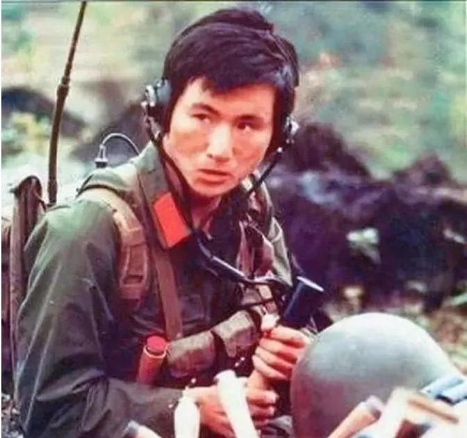 1985年，老山战场上，杨启良歼敌18人，转业后却遭地方恶霸刁难，他看了恶霸一眼