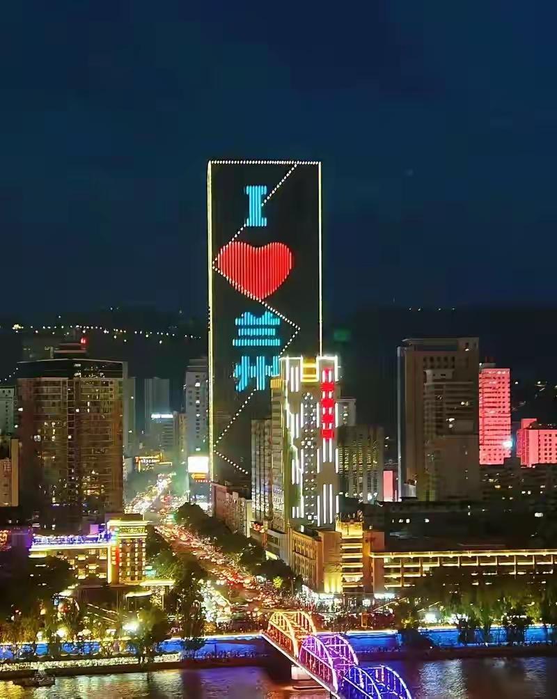 说实话，前三次去兰州，我都觉得自己白去了。直到第五次，我才敢说真正摸透了这座