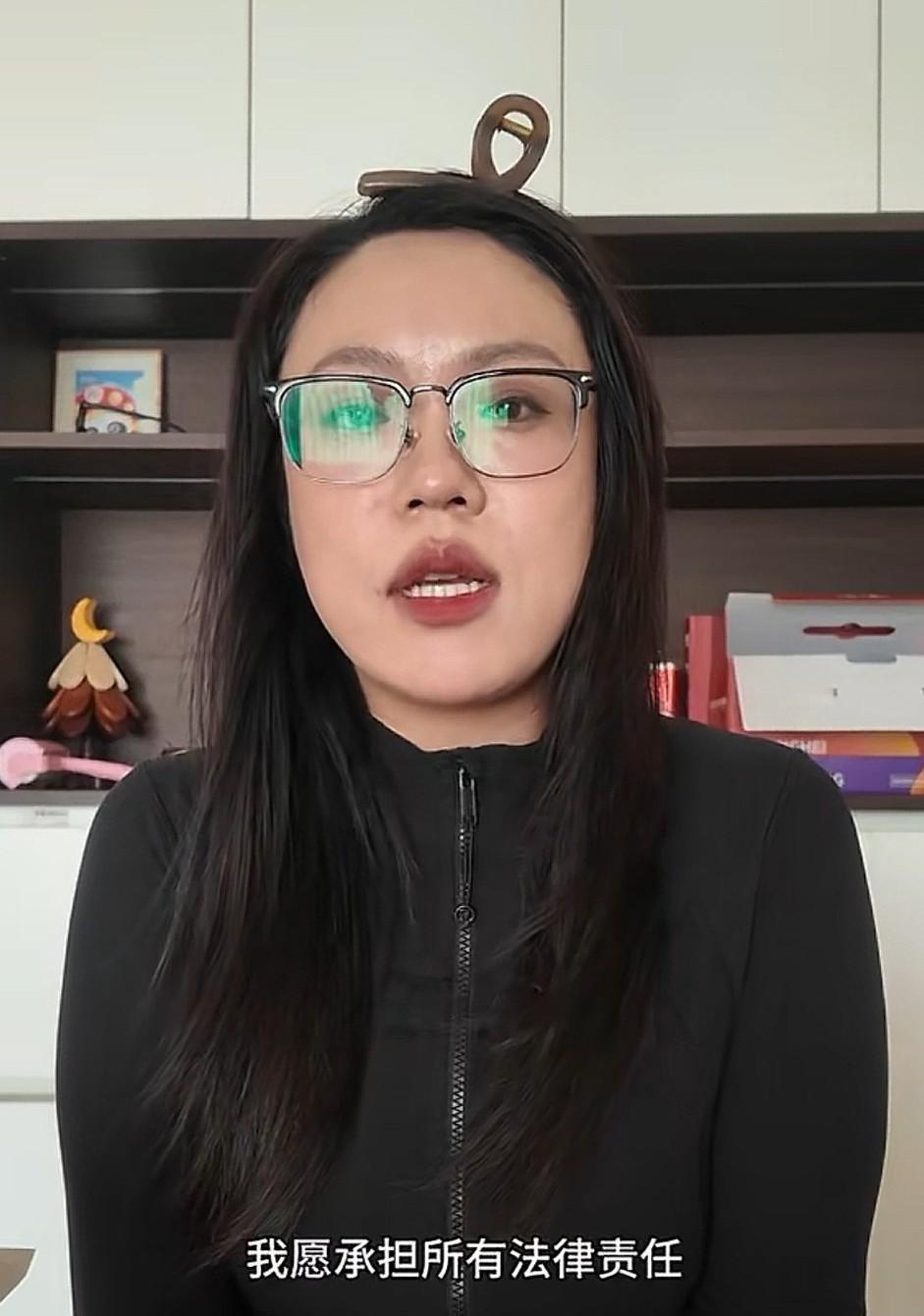 本来是高铁上的一件小事，却因为郑女士处理不当，现在要打官司了。事情的经过是关女