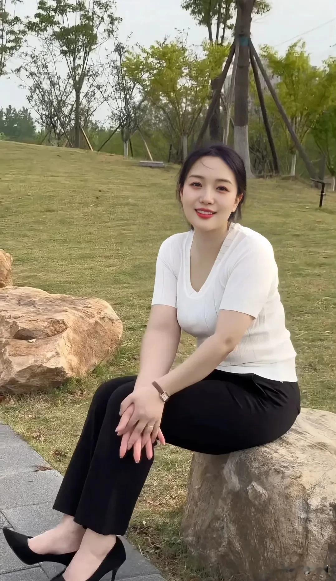 如何才能展现自己的优雅和魅力呢?人无完人，又何必强求呢？