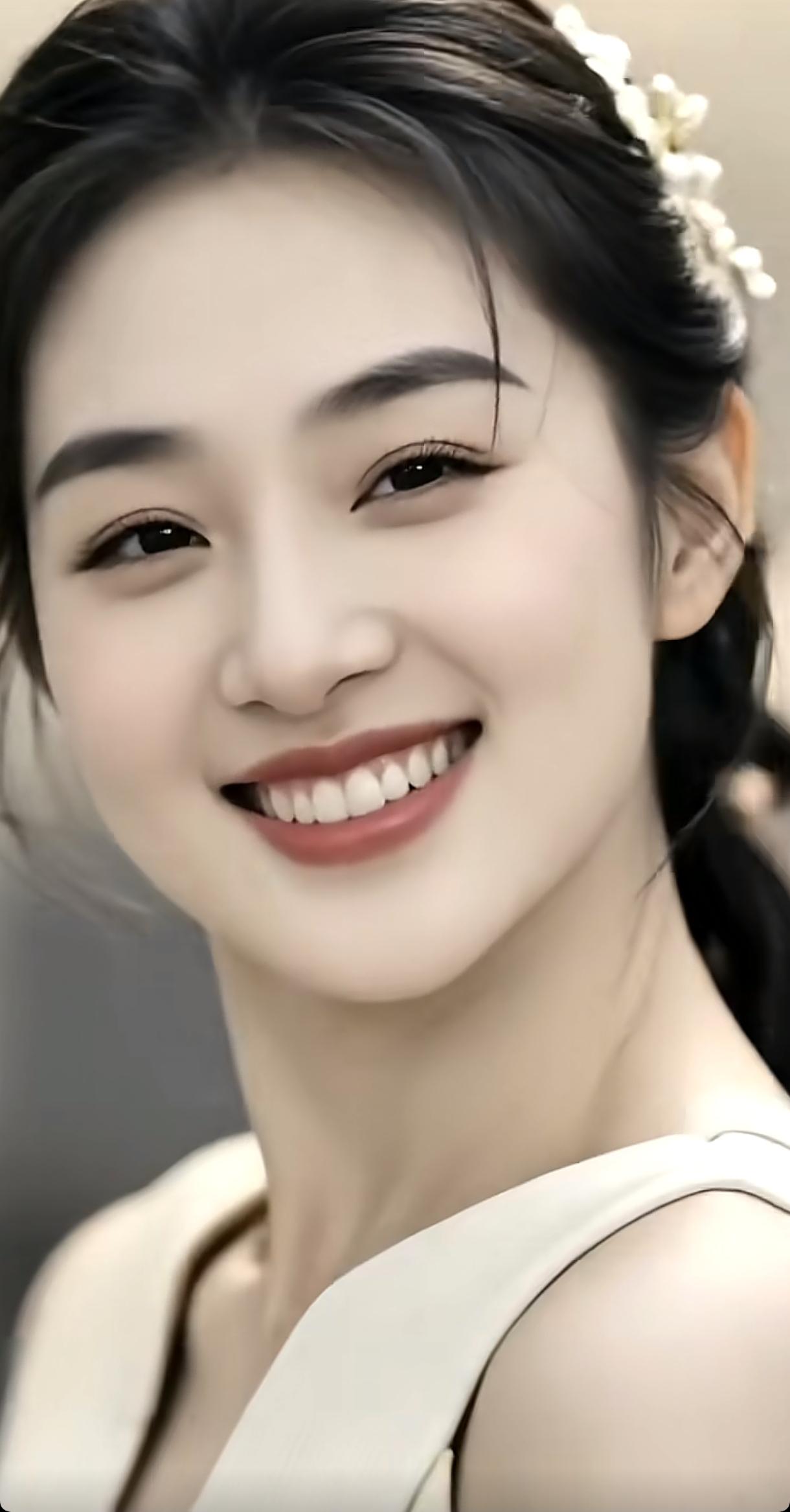 甜美笑容，优雅气质，温柔如水，女神范儿十足！🌸💕手机每天随手拍优雅气质写真