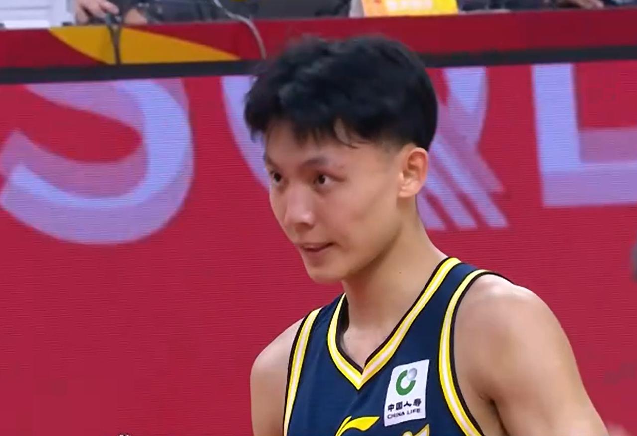 丢人！三分35中5，全场输40分，广东队球迷提前离场CBA常规赛第十五轮，广东