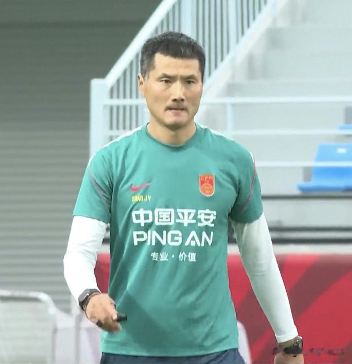 虽然国足3-0战胜马尔代夫，但我认为事实再一次证明有些老球员不堪重用，国足如果想
