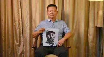 “我爷爷找到我曾爷爷时，就只看到了我曾爷爷泡在玻璃坛子里的头颅，我爷爷当时泣不成